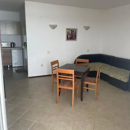 Apartment Safo And *